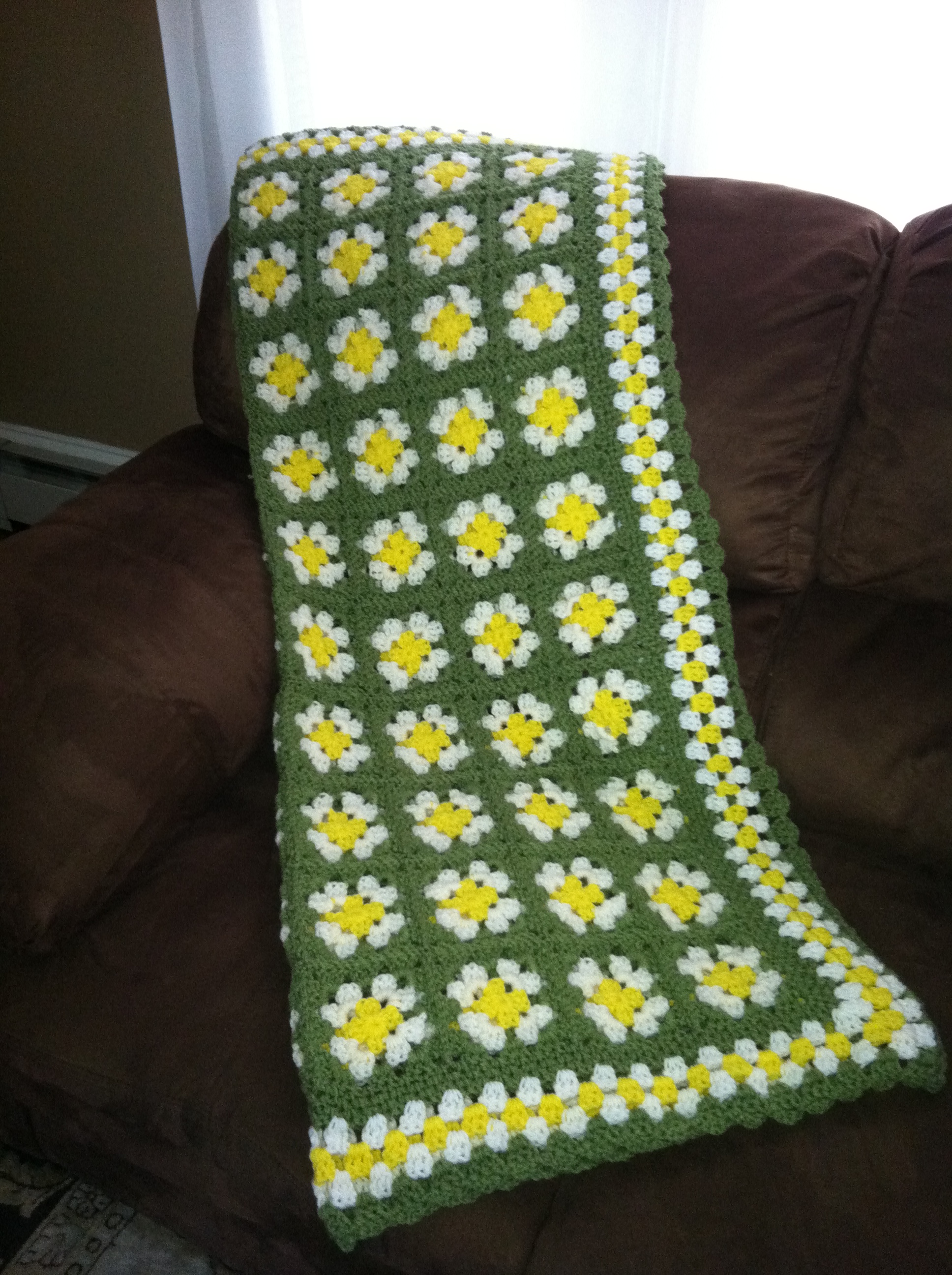 Crochet Daisy Inspired Granny Square Crochet Afghan Blanket on Luulla